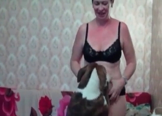 Milf is really enjoying zoo porn