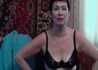 Milf is really enjoying zoo porn