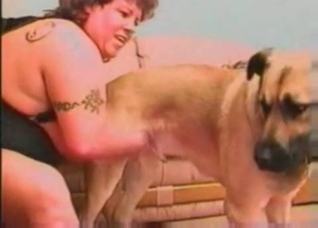 Dog licker is giving a nice cunnilingus