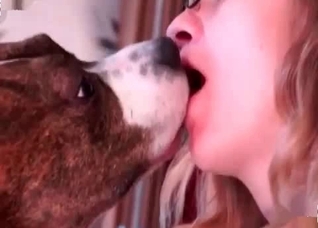 Sweet retriever drills her vagina